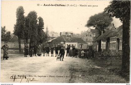 CPA Auxi-le-Chateau Marché aux porcs (1392054)