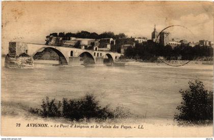 CPA AVIGNON - Le Pont d'AVIGNON et le Palais des Papaes (511664)