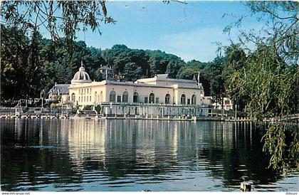 61 - Bagnoles de l'Orne - Le Casino et le lac - Flamme Postale de Bagnoles de l'Orne - CPM - Voir Scans Recto-Verso