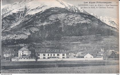 Jausiers - les Casernes et le Château Fortoul