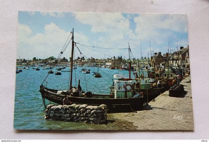 Cpm, Barfleur, le débarquement des moules, Manche 50