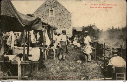 BASSE NORMANDIE - Une foire  - Boucheries et rôtisserie