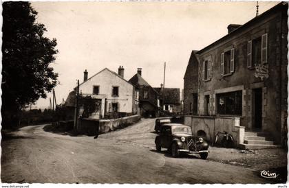 CPA BAZOCHES - Un coin du pays - La Poste (986152)