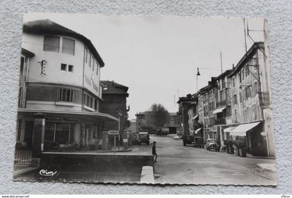 Cpm, Beaurepaire, place des Terreaux, Isère 38