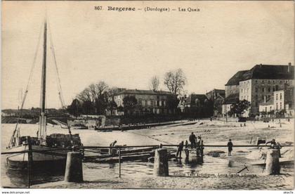 CPA Bergerac- Les Quais FRANCE (1072932)