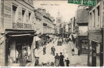 CPA BERNAY-Rue Thiers (43376)