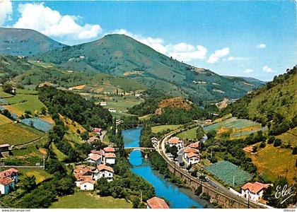 64 - Bidarray - Vue générale de Bidarray avec le Vieux Pont romain construit sur la Nive - Carte Neuve - CPM - Voir Scan