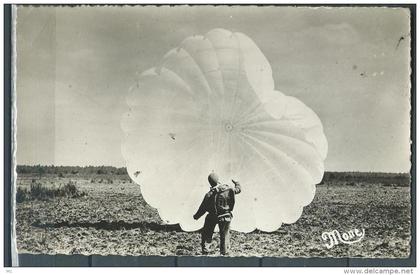 40 - Biscarrosse (Landes) Centre National de Parachutisme - Coup de Vent