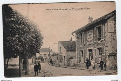 BOIS D'ARCY PLACE DE LA MAIRIE