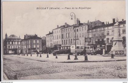 BOULAY (Moselle) - Place de la République Autobus