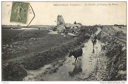 - finistere -ref -D89 -  brignogan plage - le menhir et l etang du  phare - menhirs -  carte bon etat -