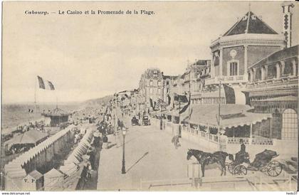 Cabourg - Le Casino et la Promenade de la Plage