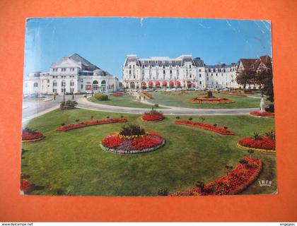 CPA     Cabourg   1978  -  Les Jardins du Casino