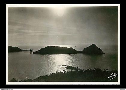 35 - Cancale - Coucher de soleil sur le Rocher de Cancale - CPSM grand format - Carte Neuve - Voir Scans Recto-Verso