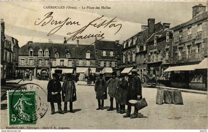 CPA CARROUGES - La Place des Halles (259380)