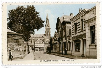 CPA CAUDRY - RUE GAMBETTA