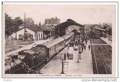 CHALONS SUR MARNE 9 INTERIEUR DE LA GARE (TRAIN BEAU PLAN ET ANIMATION)