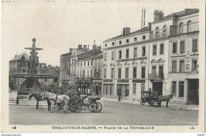 Châlons-sur-Marne - Place de la République