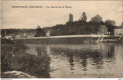 CPA Champagne sur Seine Les Bords de la Seine FRANCE (1101149)