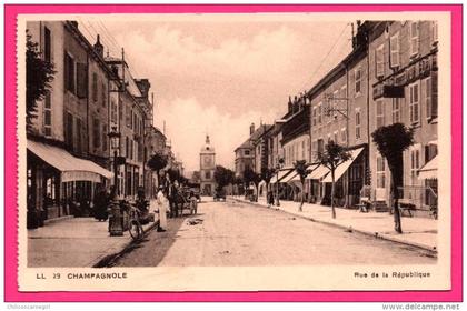 Champagnole - Rue de la République - Animée - L.L. - Édit. DEGAND Tabacs à Champagnole