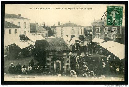 85 - CHANTONNAY - Un Jour de Foire Place de la Mairie - ANIMÉE