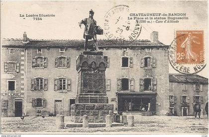 CPA Châteauneuf-de-Randon La Place de la Statue Duguesclin