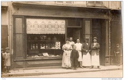 CHATEL-GUYON CARTE PHOTO COMMERCE AU NUMERO 72