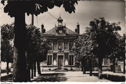 CPA CHENNEVIERES-sur-MARNE - Place de le Mairie (124003)