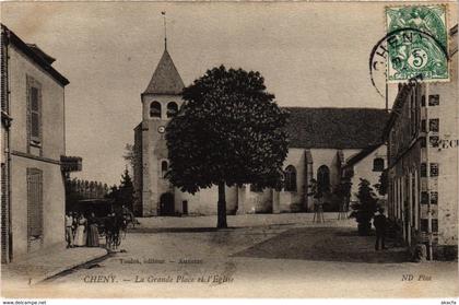 CPA CHENY - La Grande Place et l'Église (108515)