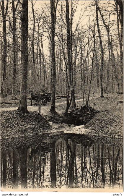 CPA Compiegne - Foret de Compiegne - Fontaine Larris-Mathieu (1031715)