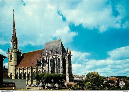 27 - Conches en Ouche - Eglise Sainte-Foy - Automobiles - CPM - Voir Scans Recto-Verso