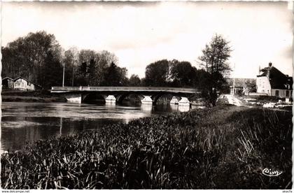 CPA Coulanges-sur-Yonne - Le Pont FRANCE (960681)