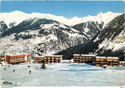 CPM COURCHEVEL - MORIOND vue partielle des Hotels (216346)