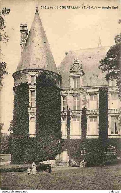 28 - Courtalain - Château de Courtalain - Angle Sud - Animée - CPA - Voir Scans Recto-Verso