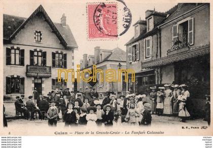 C P A  - 18  -   CULAN - place de la grande croix   - la fanfare  culanaise