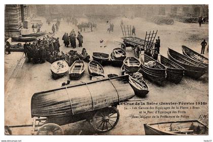 Paris - Crue de la Seine - Inondations de 1910 - Les Canots