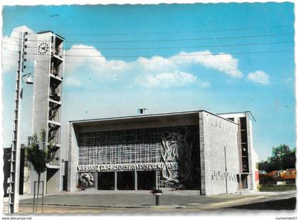 CPSM DIEUZE - Eglise Saint Marie Madeleine - Photo Bertrand , Dieuze n°10-64