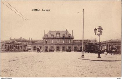 CPA DOUAI - La Gare (136517)