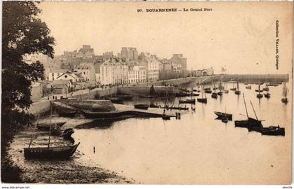 CPA Douarnenez- Le Grand Port FRANCE (1025880)