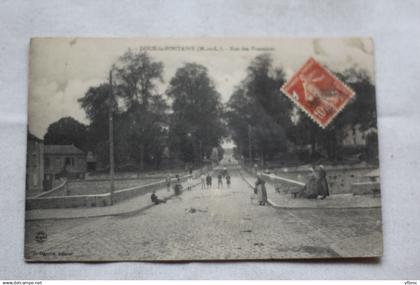 Doué la Fontaine, rue des Fontaines, Maine et Loire 49