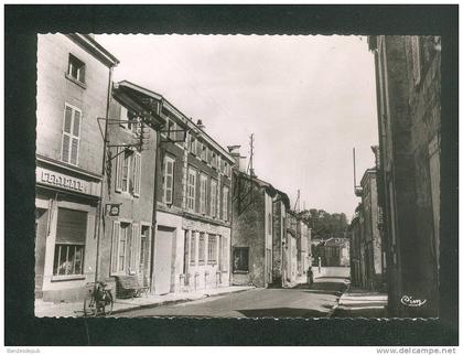 CPSM - Doulevant le Château ( Haute Marne 52) - La Poste ( PTT Vélo publicité WONDER COMBIER CIM 111 BARJONET )