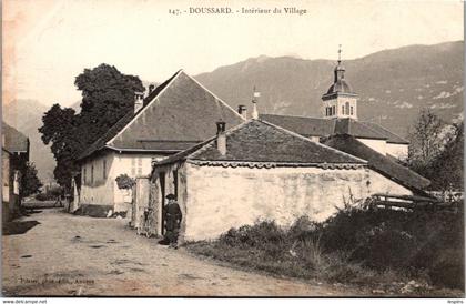 74 - DOUSSARD --  Intérieur du Village