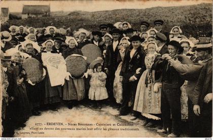 CPA ERDEVEN Noces Bretonnes Cuisiniers et Cuisinieres allant au... (205831)