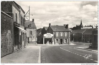 CPSM Ernée  pompes à essence - avenue Duvivier