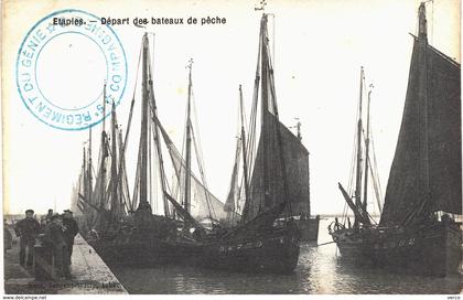 Carte postale ancienne de ETAPLES - Départ des bateaux de pêche