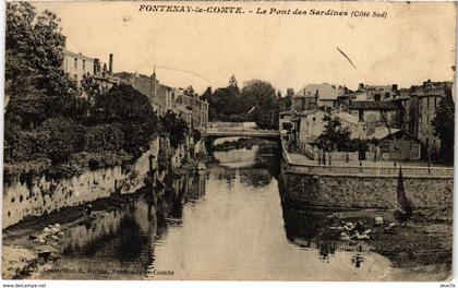 CPA FONTENAY-le-COMTE - Le Pont des Sardines (112571)