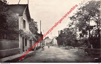 L'entrée du Bourg en venant de Moisson - Freneuse - (78) Yvelines