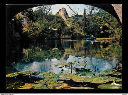 86 - Gençay - Les ruines du vieux château dominant la Cloué - Nénuphars - CPM - Voir Scans Recto-Verso