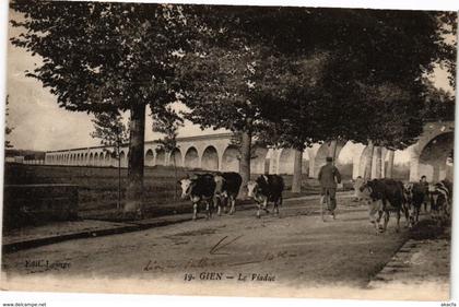 CPA GIEN - Le Viaduc (165072)