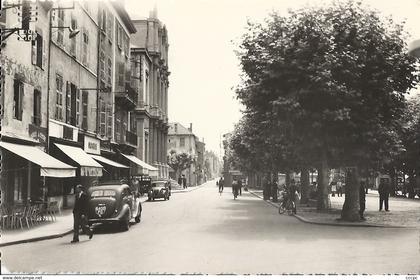 CPSM Givors Place Henri Barbusse